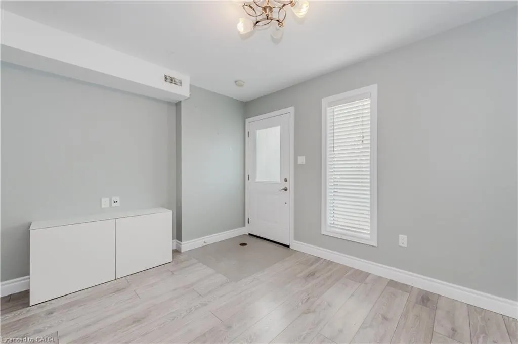122 Courtland Avenue E, #11