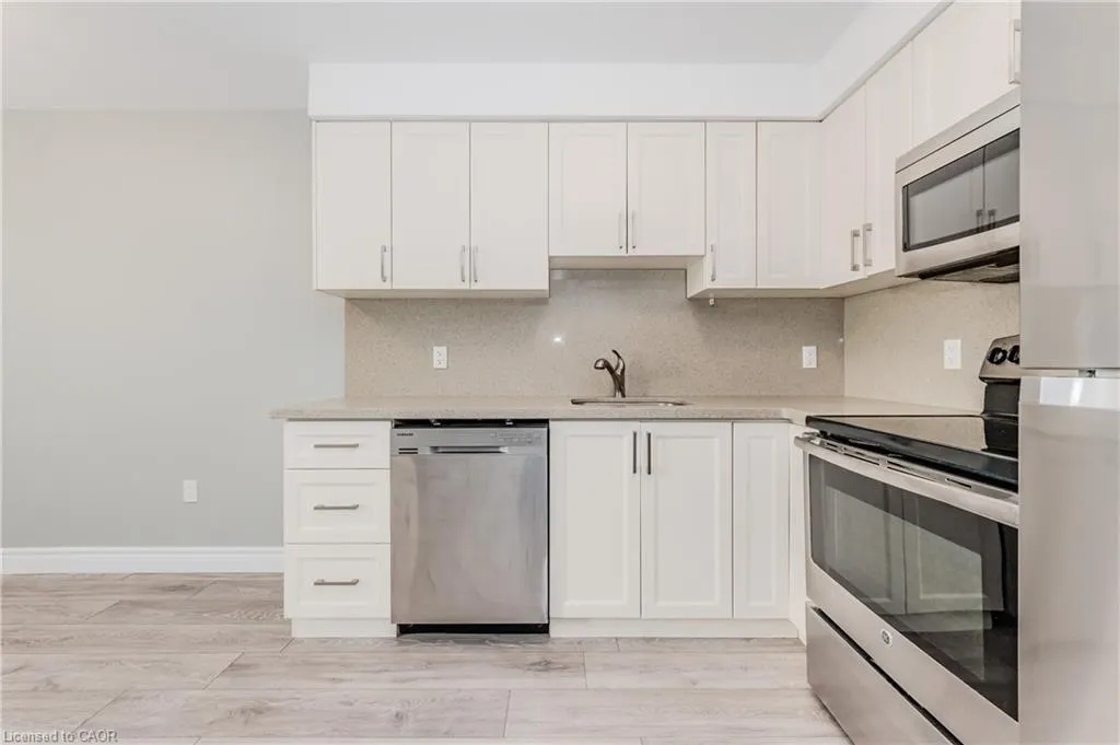 122 Courtland Avenue E, #11