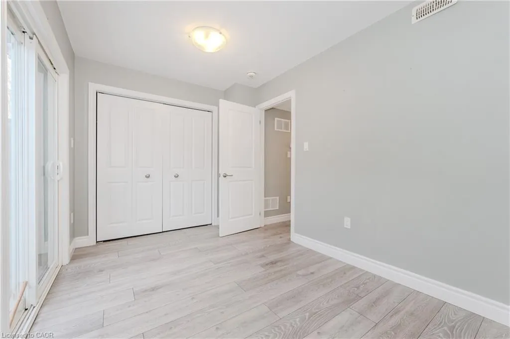 122 Courtland Avenue E, #11