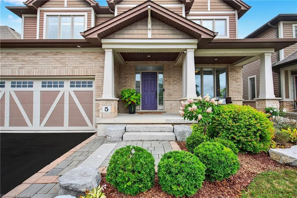 5 Gateway Avenue