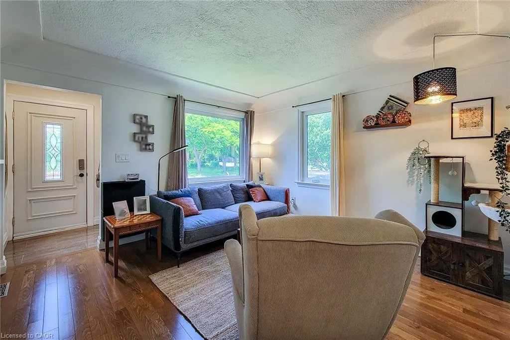 345 Hawkridge Avenue, #Main floor