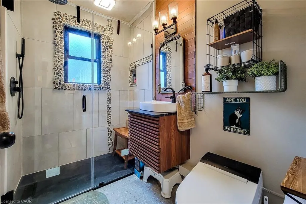 345 Hawkridge Avenue, #Main floor