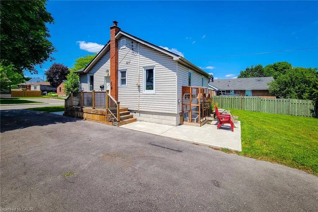 345 Hawkridge Avenue, #Main floor