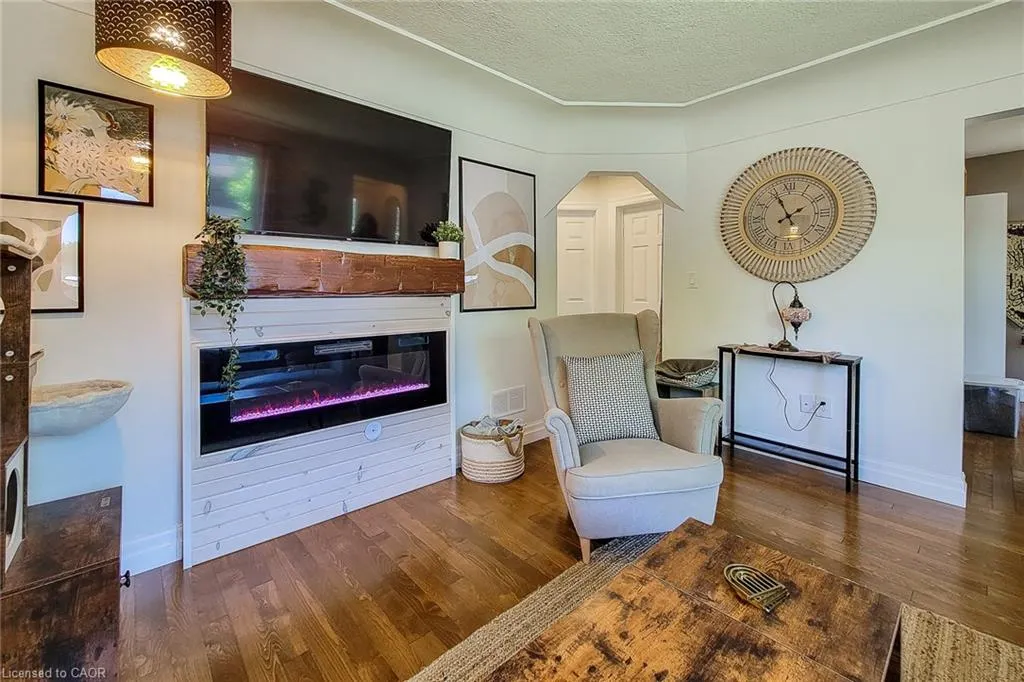 345 Hawkridge Avenue, #Main floor