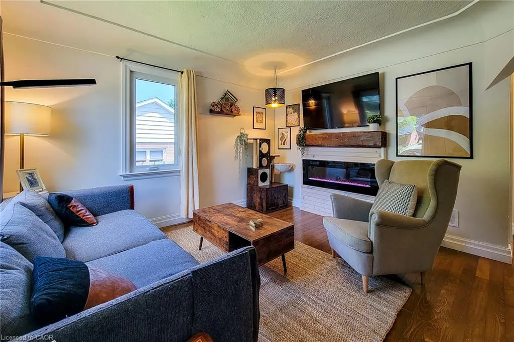 345 Hawkridge Avenue, #Main floor