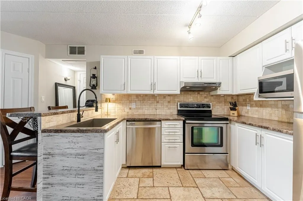 2020 Cleaver Avenue, #207