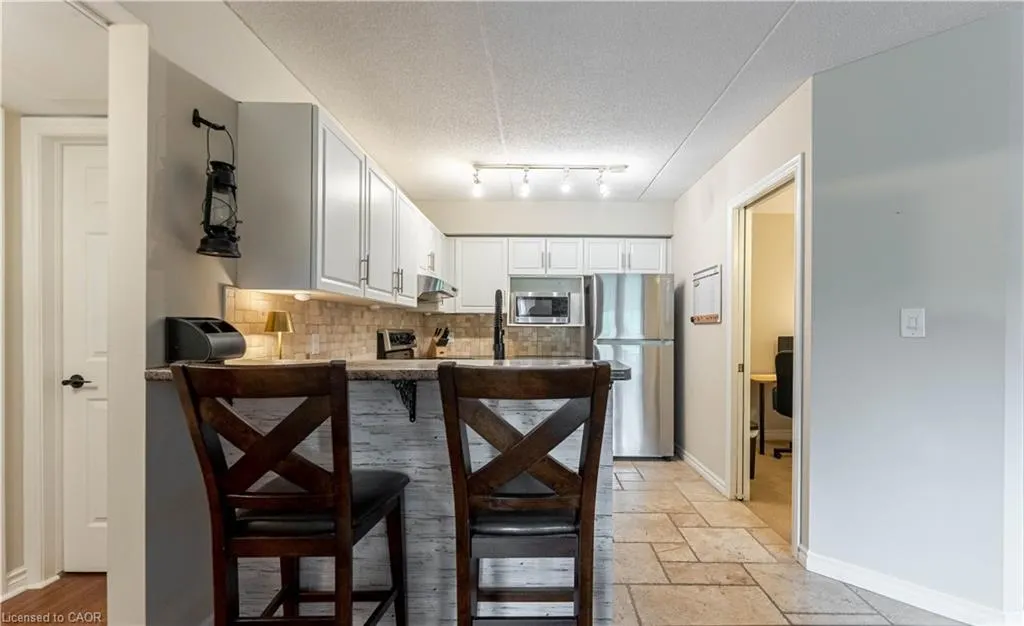2020 Cleaver Avenue, #207