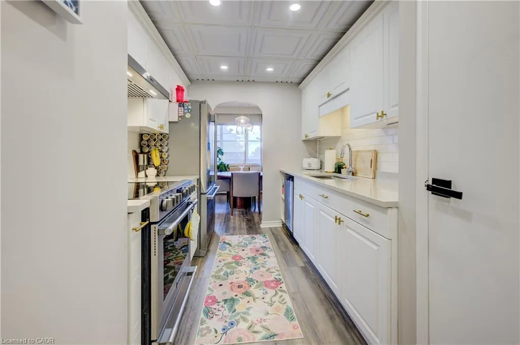 45 Westmount Road N, #302