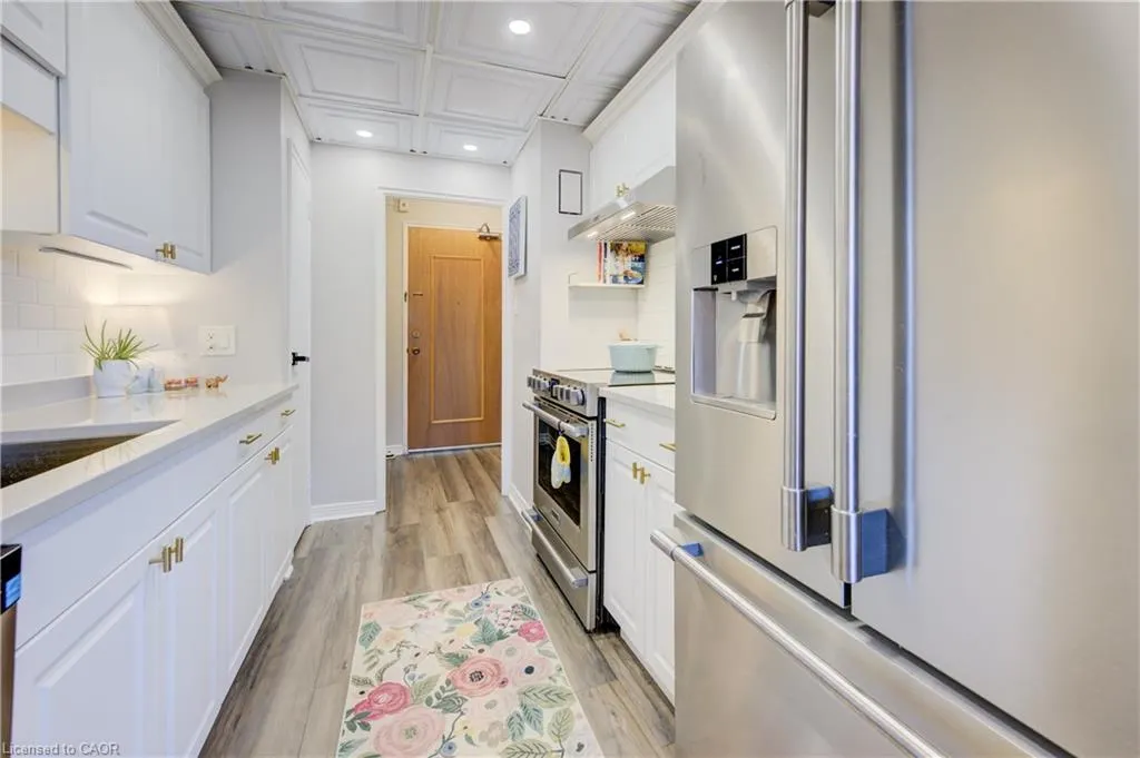45 Westmount Road N, #302