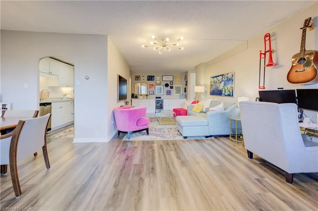 45 Westmount Road N, #302