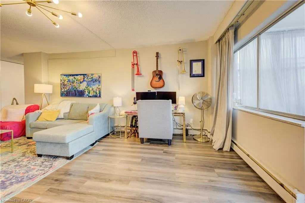 45 Westmount Road N, #302