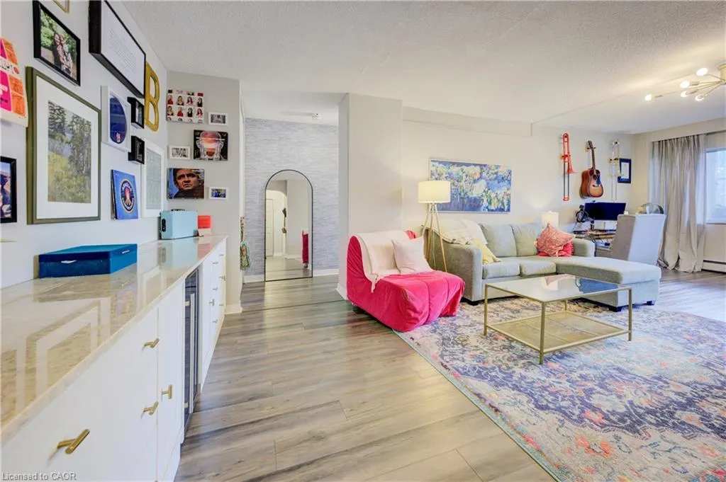 45 Westmount Road N, #302