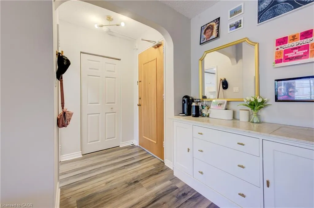 45 Westmount Road N, #302