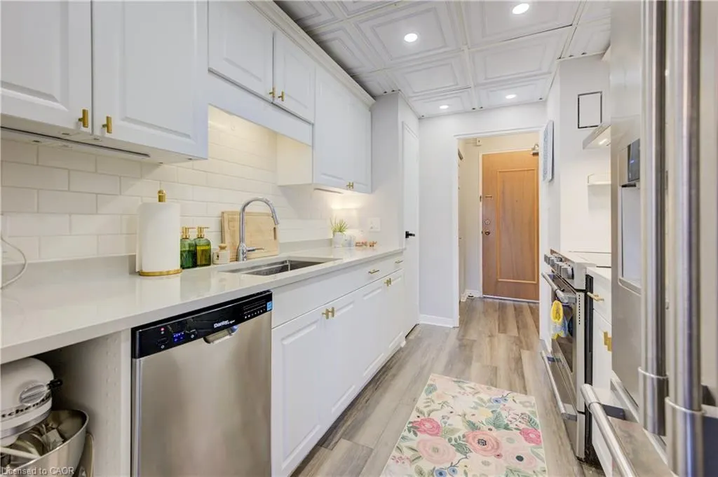 45 Westmount Road N, #302