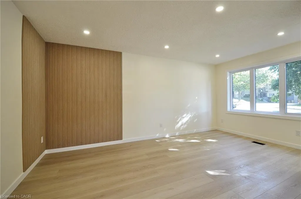30 Grenadier Road