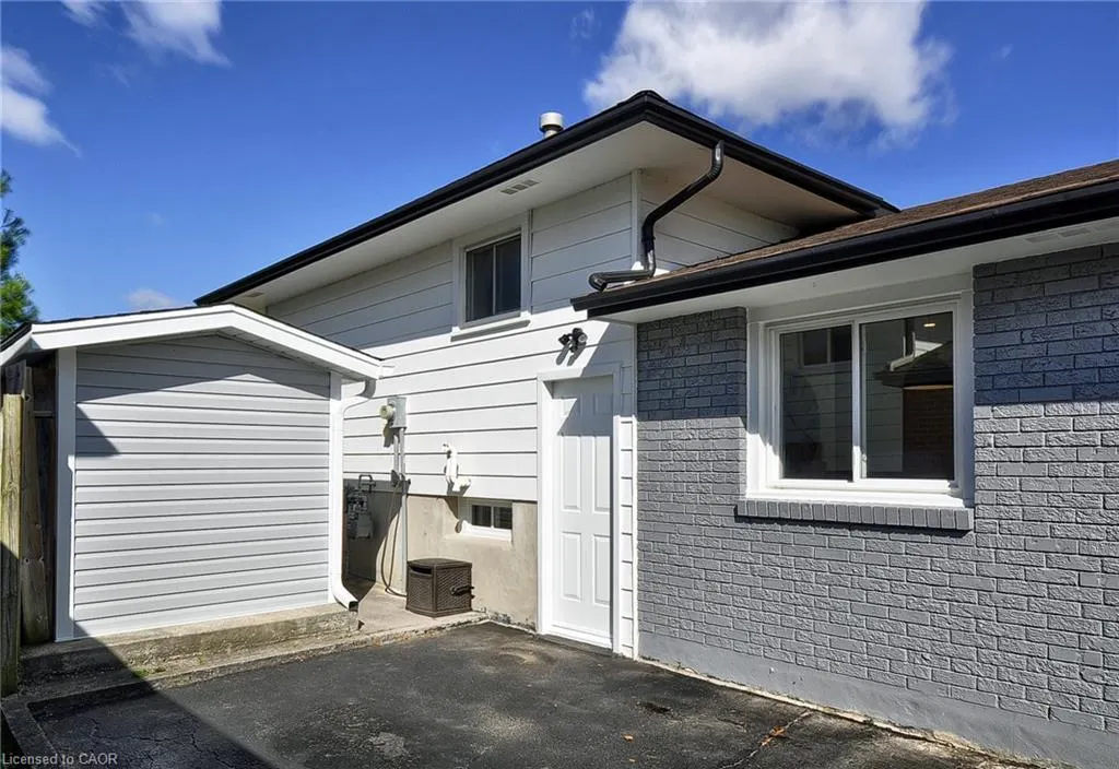 30 Grenadier Road