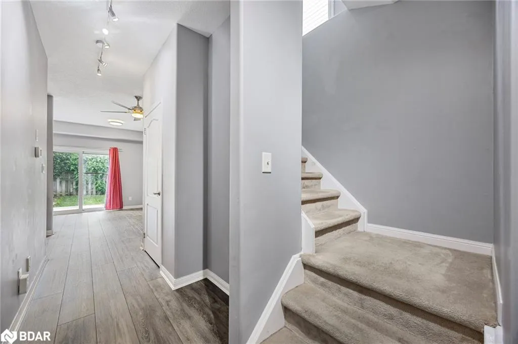 488 Yonge Street Street, #12