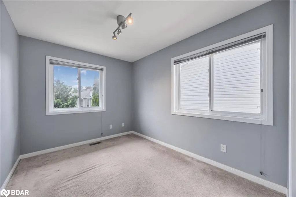 488 Yonge Street Street, #12