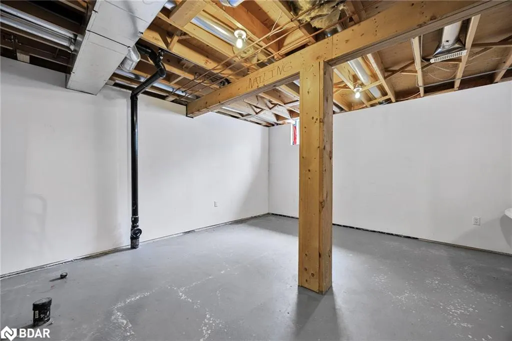 488 Yonge Street Street, #12