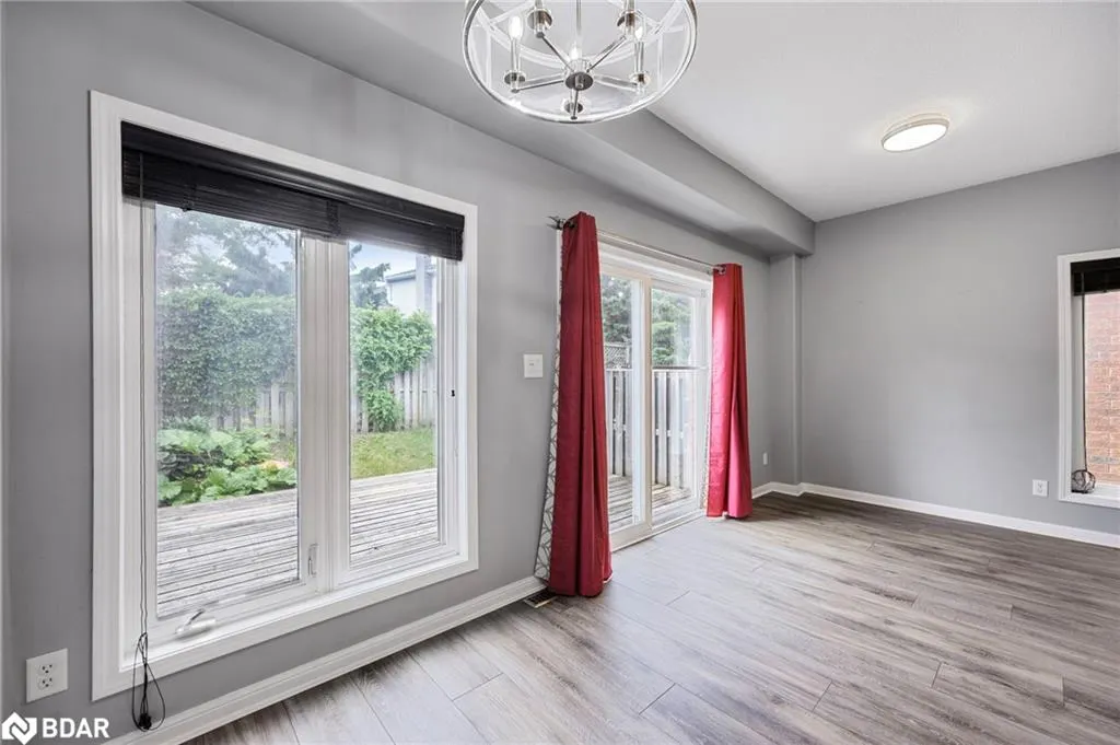 488 Yonge Street Street, #12
