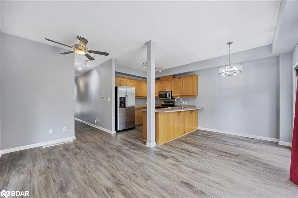 488 Yonge Street Street, #12
