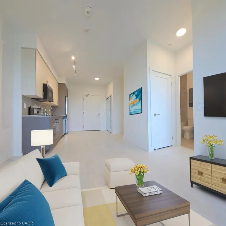 415 Main Street W, #710