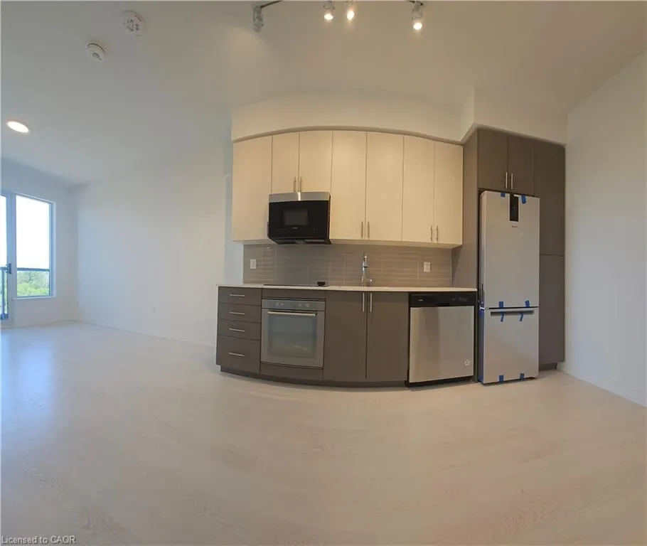 415 Main Street W, #710