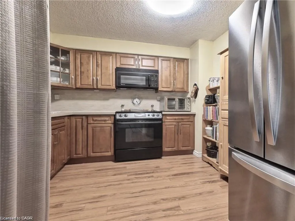 3227 King Street E, #1011