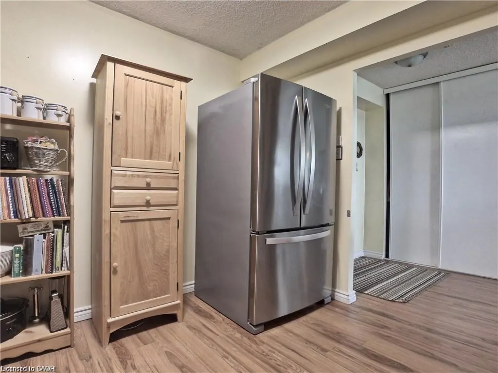 3227 King Street E, #1011
