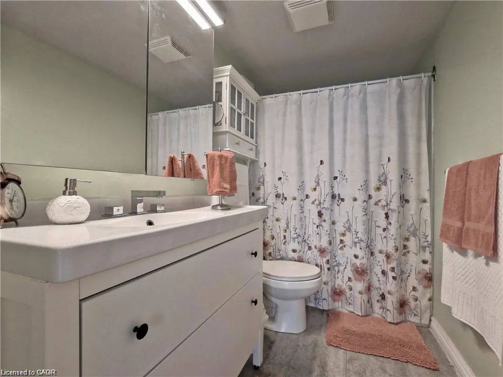 3227 King Street E, #1011