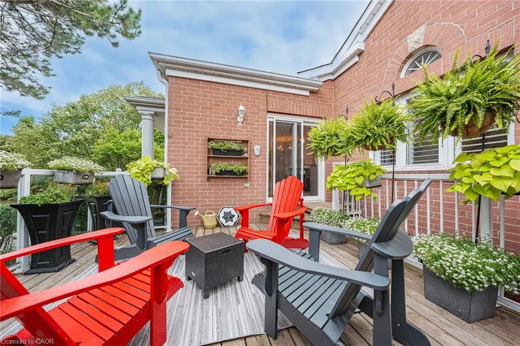 341 George Street N, #4