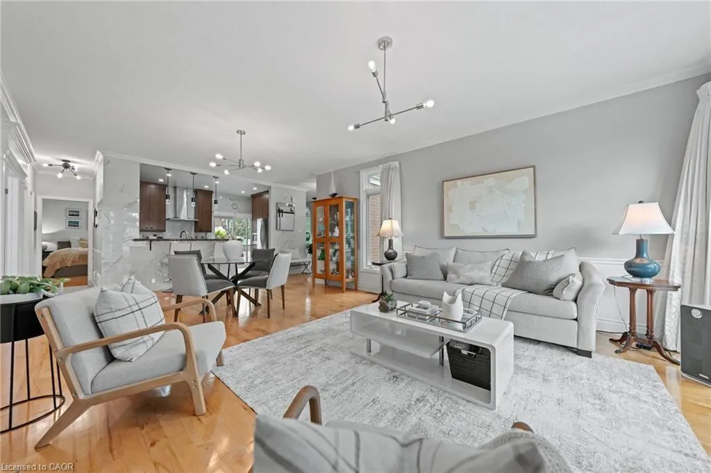 341 George Street N, #4