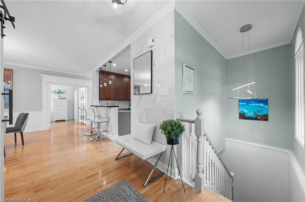 341 George Street N, #4