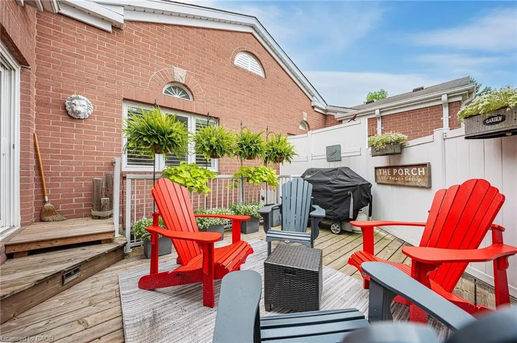 341 George Street N, #4