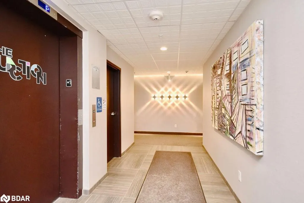 299 Cundles Road E, #208