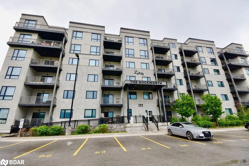 299 Cundles Road E, #208