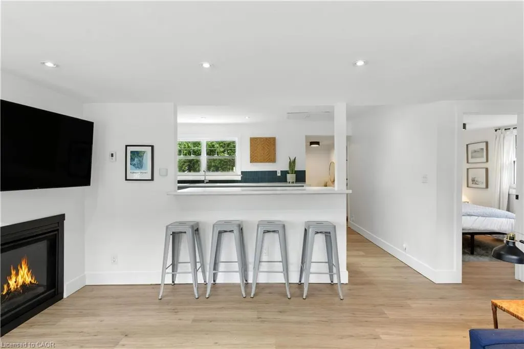 6 Old Hill Road