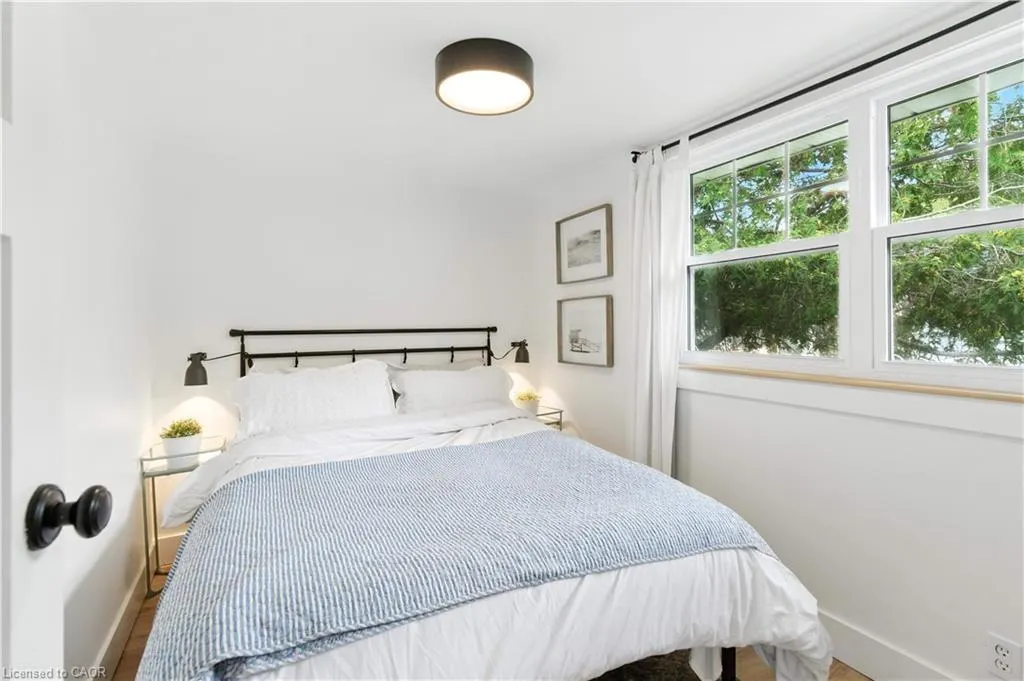 6 Old Hill Road