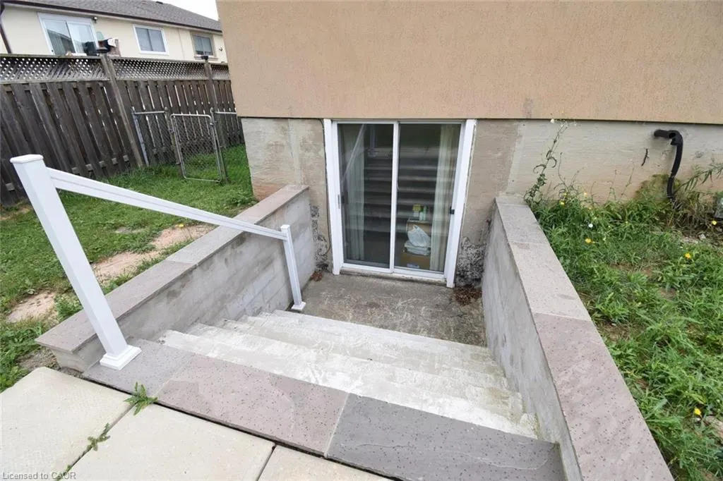 1406 Headon Road