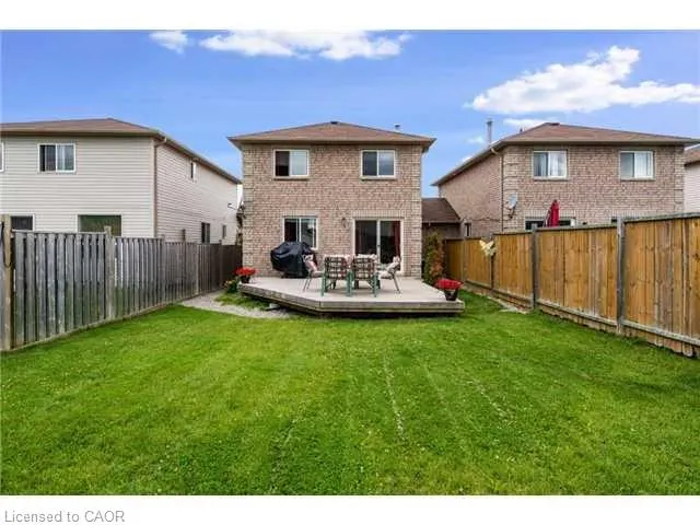 25 Raymond Crescent