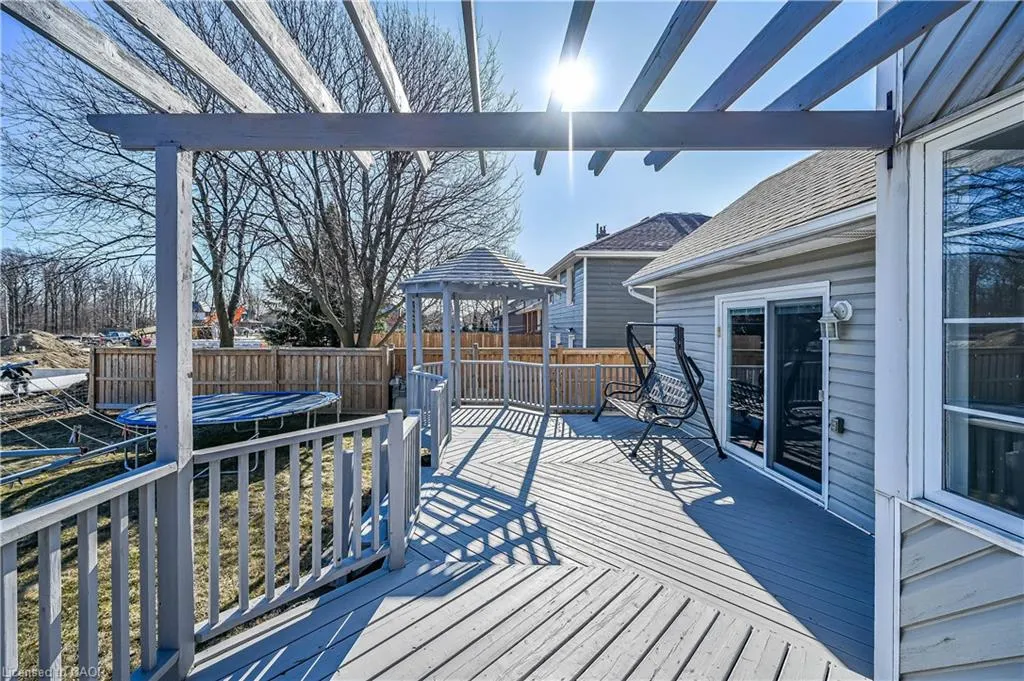 228 Highland Road W, #MAIN