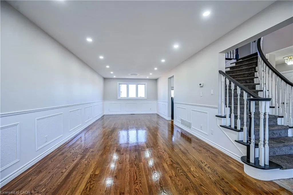 228 Highland Road W, #MAIN
