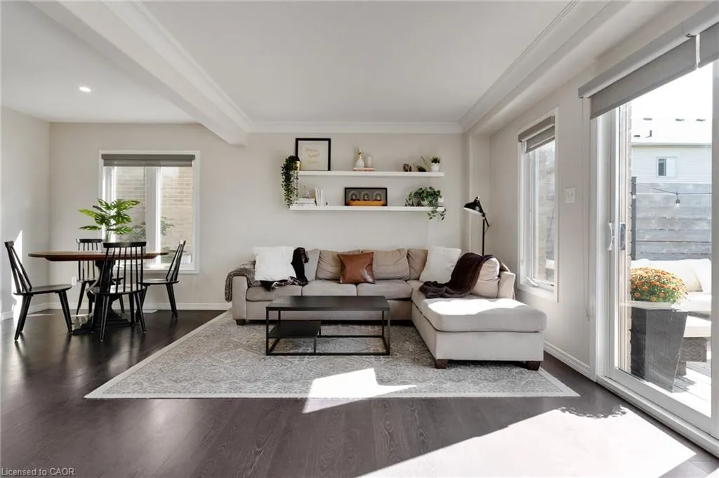 6 Upper Mercer Street, #H32