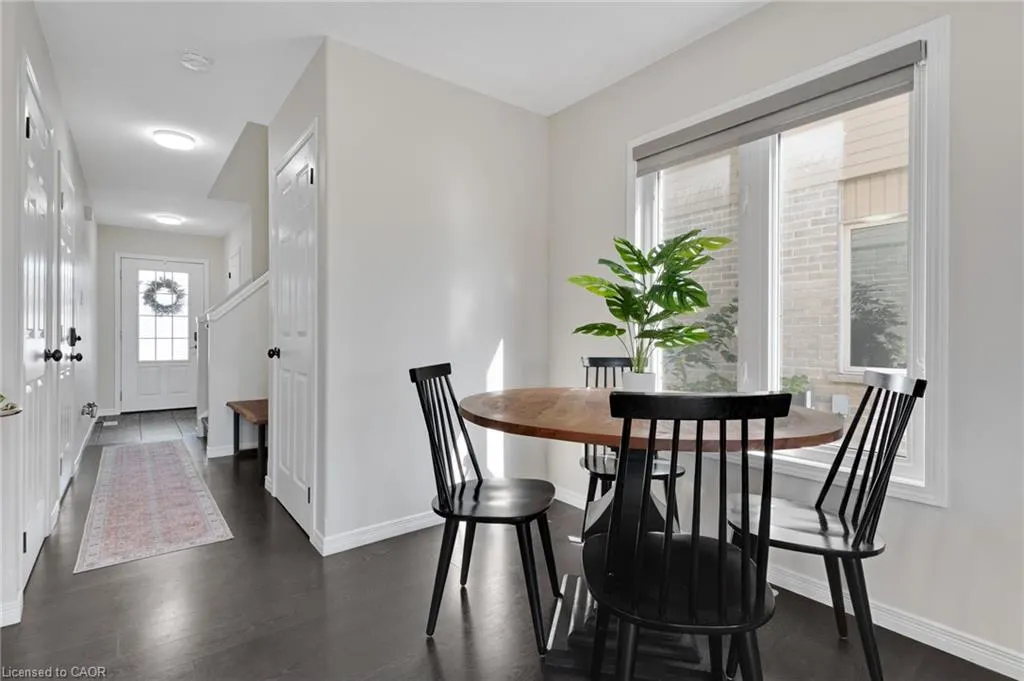 6 Upper Mercer Street, #H32