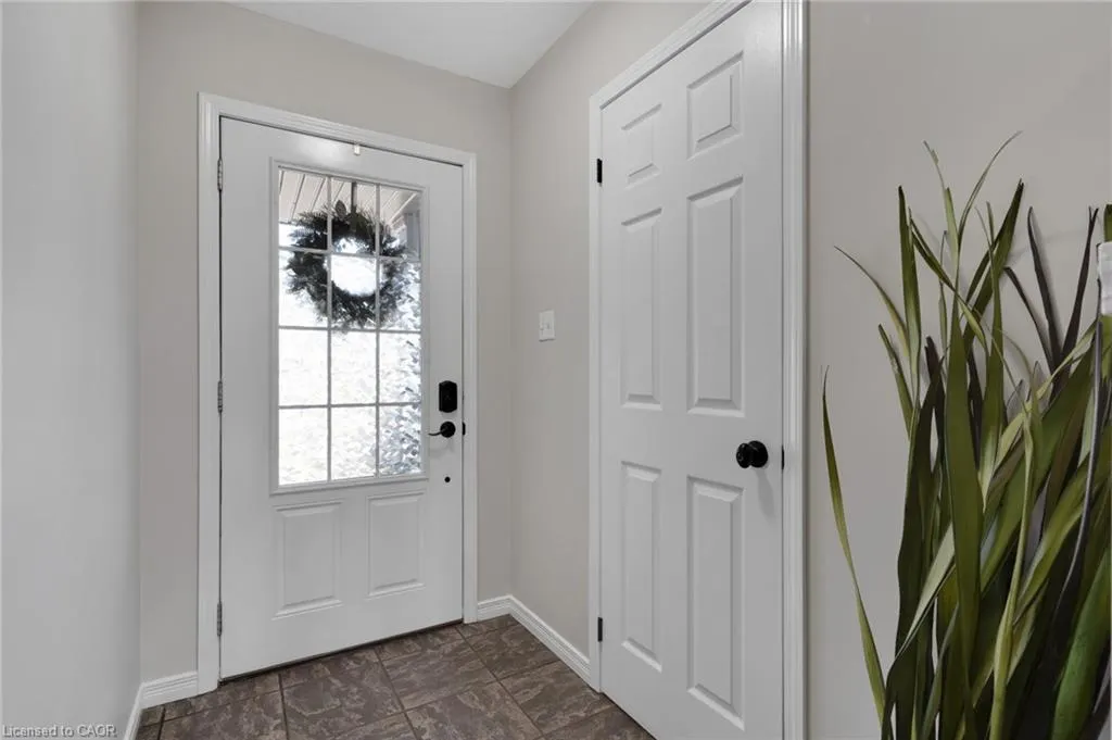 6 Upper Mercer Street, #H32