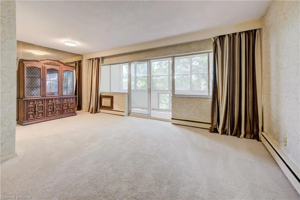 45 Westmount Road N, #407
