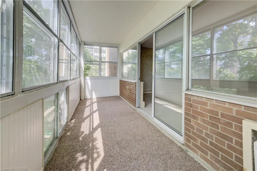 45 Westmount Road N, #407