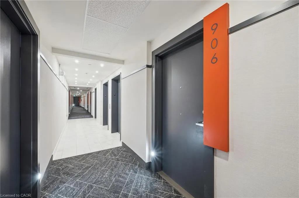 1442 Highland Road W, #906
