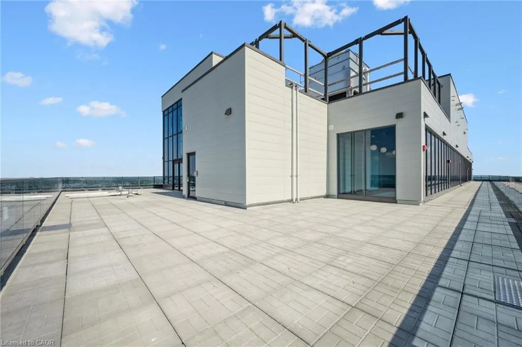 1442 Highland Road W, #906