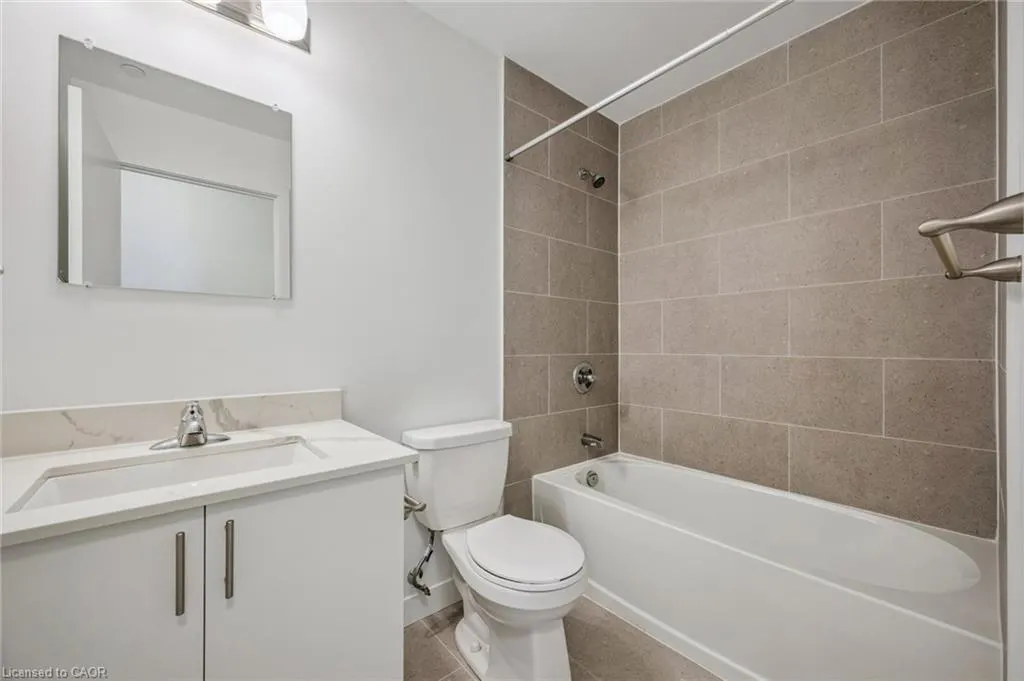 1438 Highland Road W, #1106